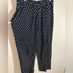 The White Label White Company black white cross patterned pants pull on size 8